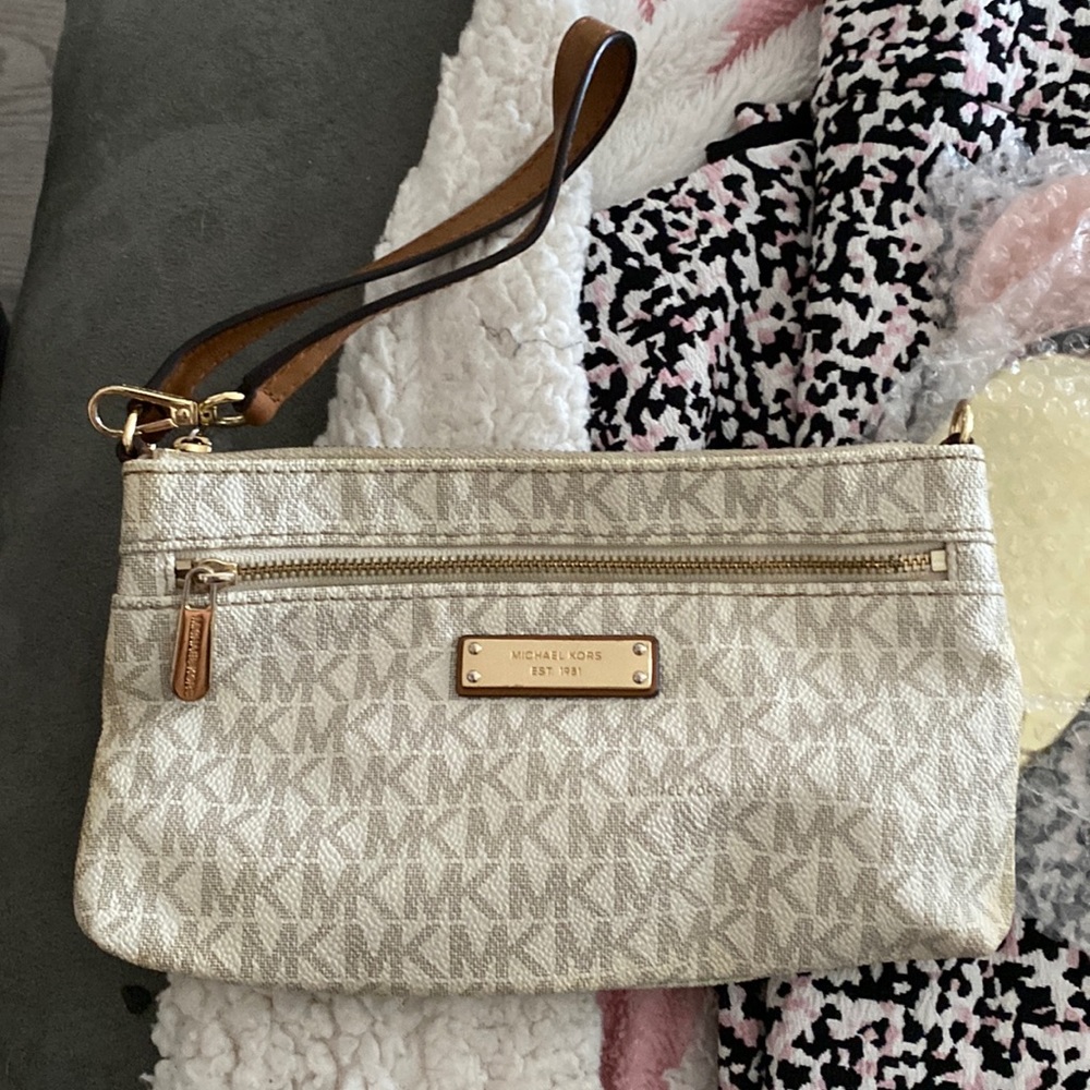 MK wristlet